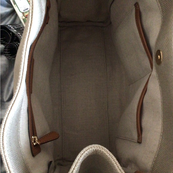 Michael Kors Isla tote - Picture 5 of 5